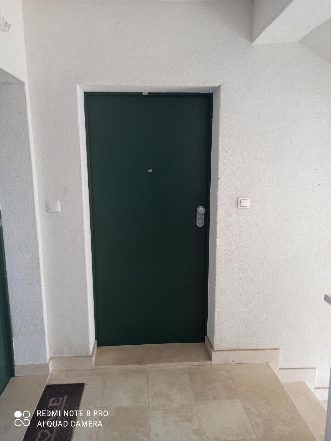 Studio Apartman Labrador Vodice Exteriör bild